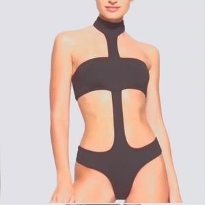 NWT SKIMS HALTER MONOKINI IN COCOA SZ 4x